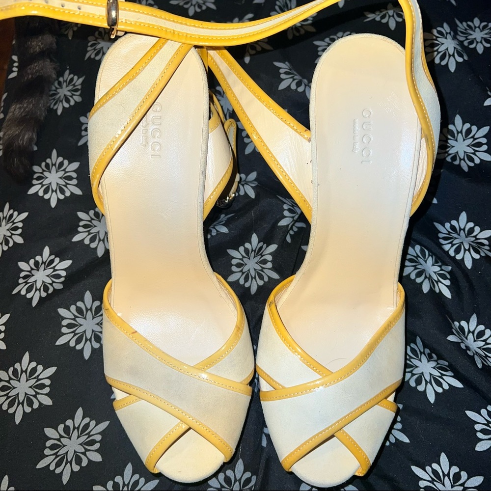 Cross Cross Block Gucci Heels